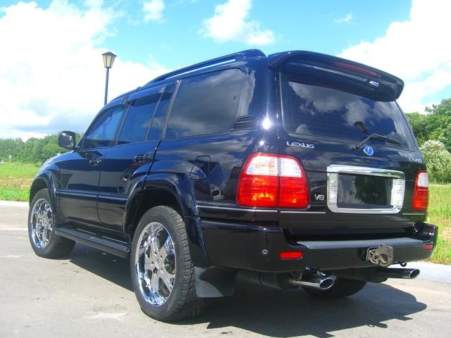 2003 Lexus LX470