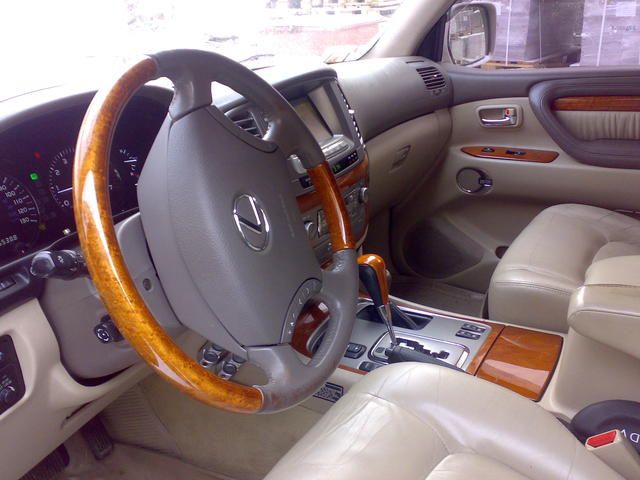 2003 Lexus LX470