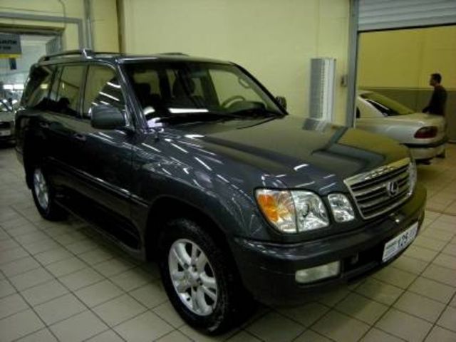 2003 Lexus LX470