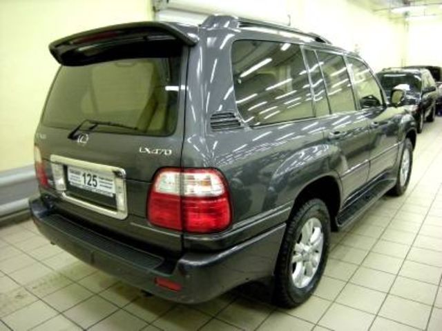 2003 Lexus LX470