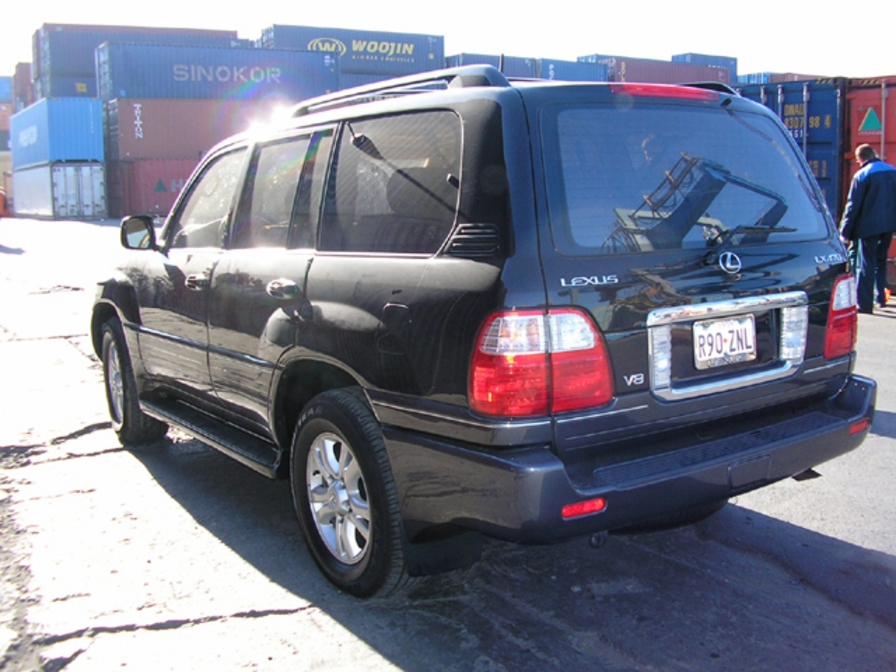 2003 Lexus LX470 Photos