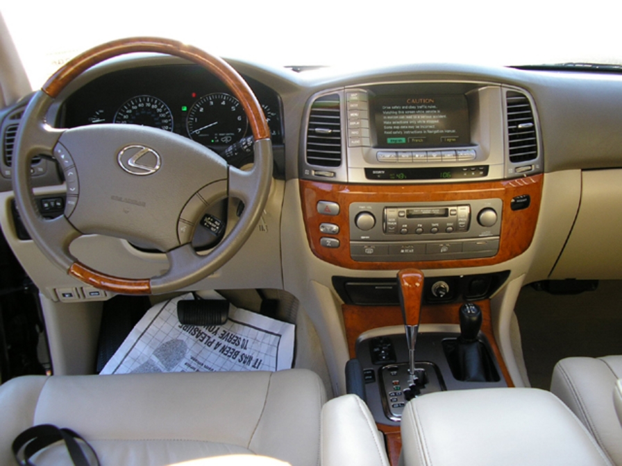 2003 Lexus LX470 Pictures