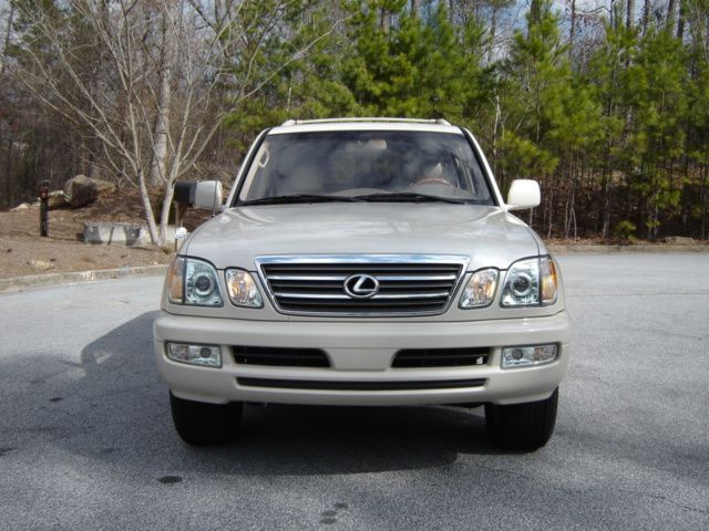 2003 Lexus LX470 Pictures