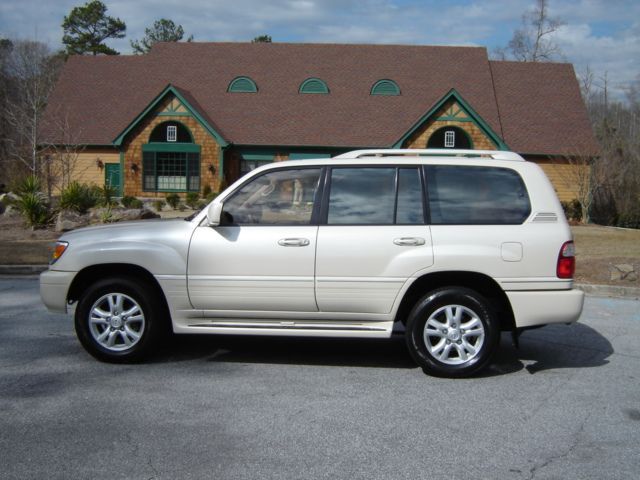 2003 Lexus LX470 Pictures