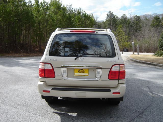 2003 Lexus LX470 Photos