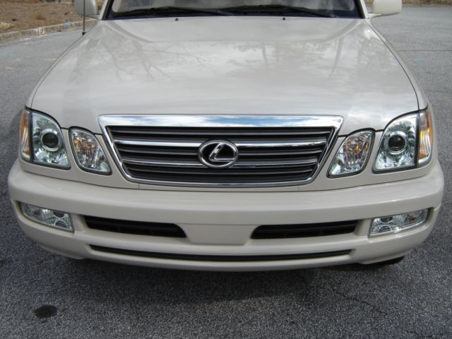 2003 Lexus LX470 Pictures