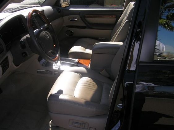 2003 Lexus LX470 Pictures
