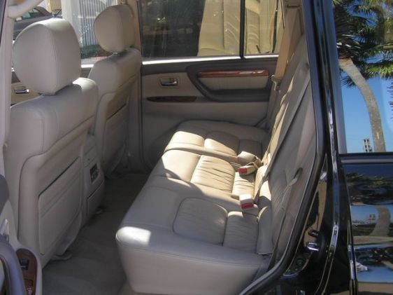 2003 Lexus LX470 Photos
