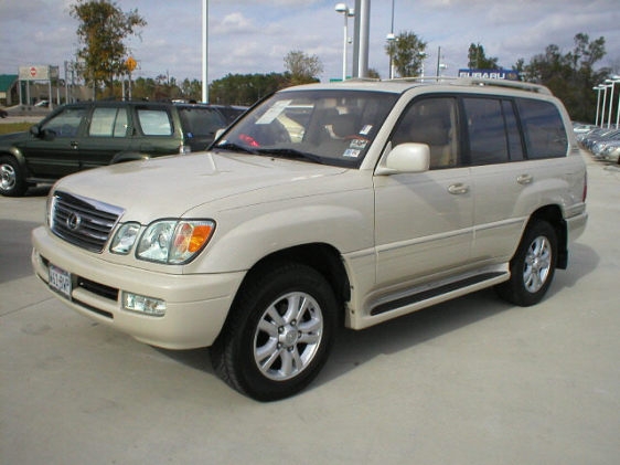 2003 Lexus LX470 Pics