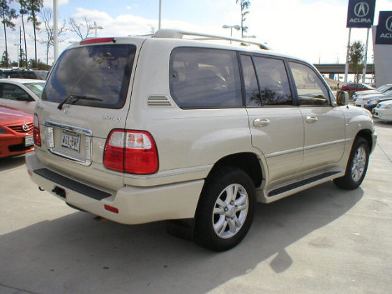 2003 Lexus LX470 Pictures
