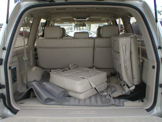 2003 Lexus LX470 Photos
