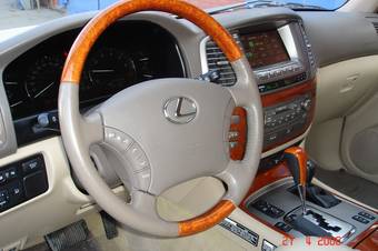 2003 Lexus LX470 Pictures