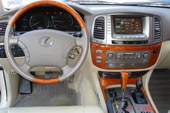 2003 Lexus LX470 Photos