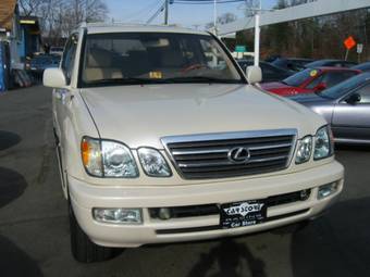 2003 Lexus LX470 Photos
