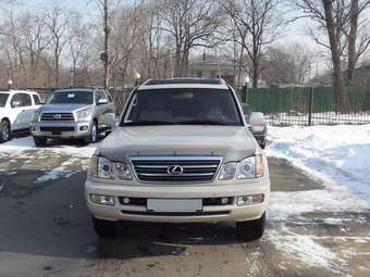 2003 Lexus LX470 Photos