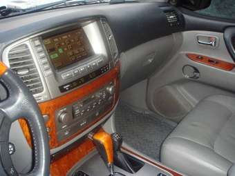 2003 Lexus LX470 Pictures