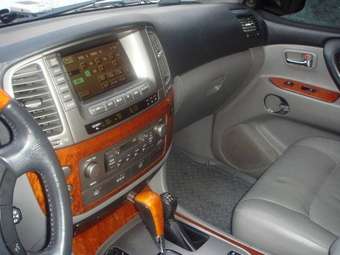 2003 Lexus LX470 Pictures