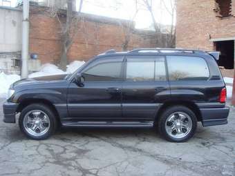 2003 Lexus LX470 Pictures