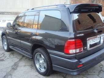 2003 Lexus LX470 Photos