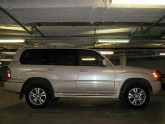2003 Lexus LX470 Pictures