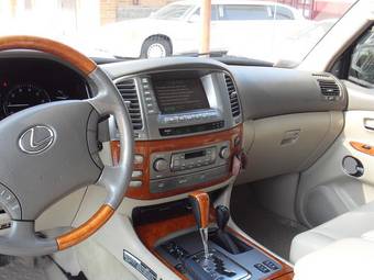 2003 Lexus LX470 Pictures