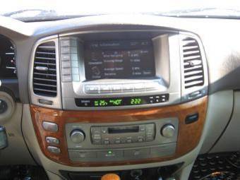 2003 Lexus LX470 Pictures