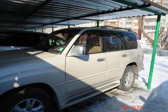2003 Lexus LX470 Pictures