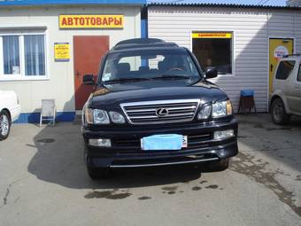 2003 Lexus LX470 Pictures