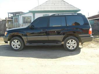 2003 Lexus LX470 Photos