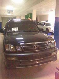 2003 Lexus LX470 Pictures