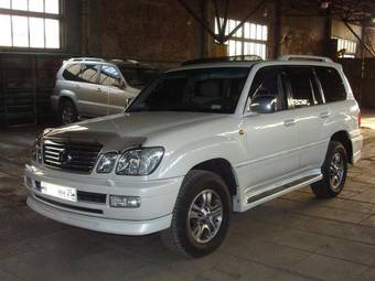 2003 Lexus LX470 Photos