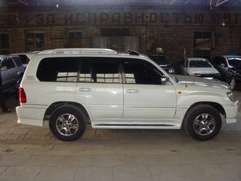 2003 Lexus LX470 Pictures