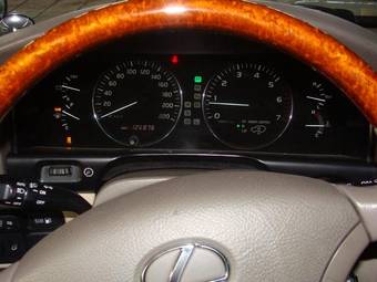 2003 Lexus LX470 Photos