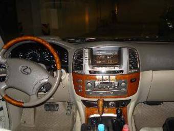 2003 Lexus LX470 Pictures