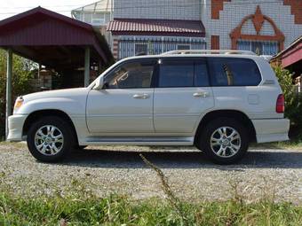 2003 Lexus LX470 Photos