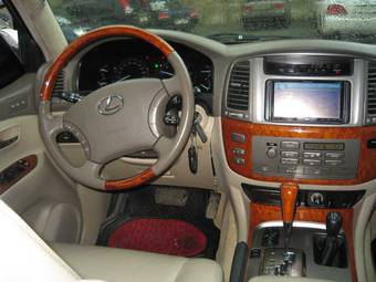 2003 Lexus LX470 Pictures