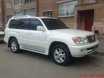 2003 Lexus LX470 Photos
