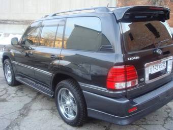 2003 Lexus LX470 Pictures