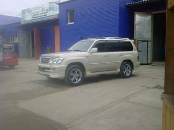 2003 Lexus LX470 Pictures
