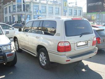 2003 Lexus LX470 Pictures