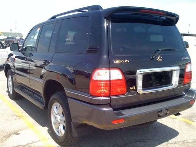 2004 Lexus LX470