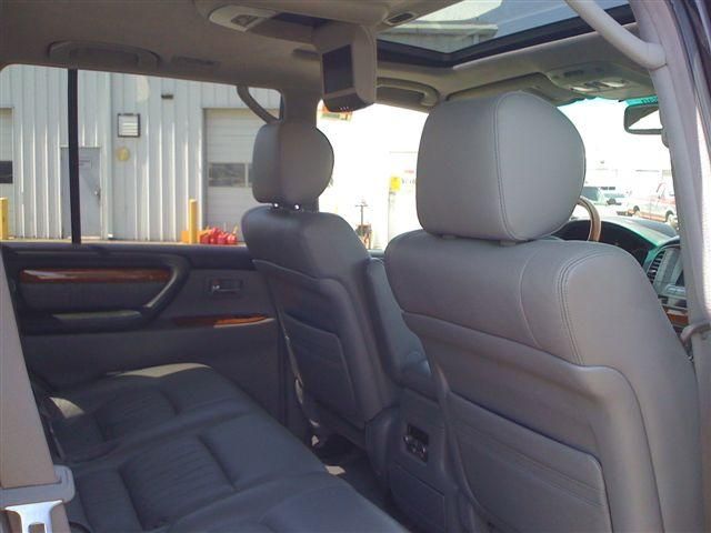 2004 Lexus LX470