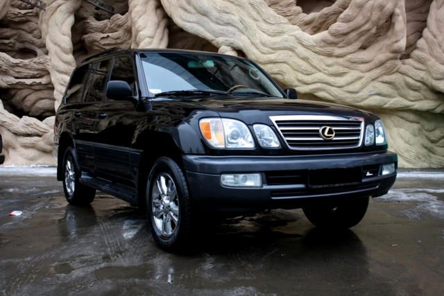 2004 Lexus LX470