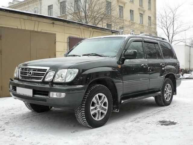 2004 Lexus LX470