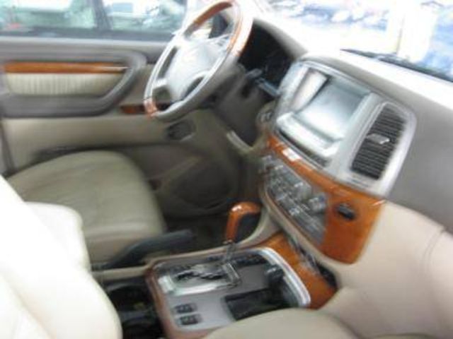 2004 Lexus LX470