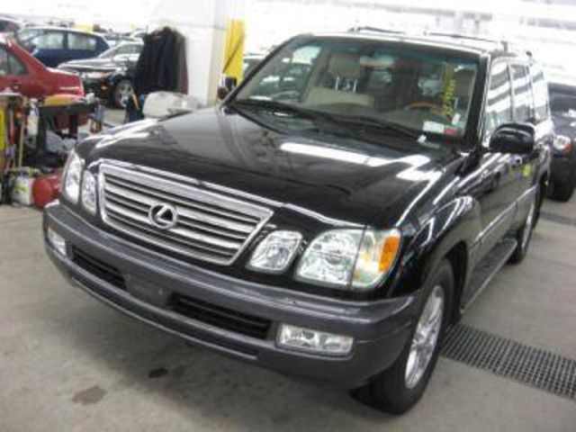 2004 Lexus LX470