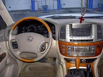 LX470