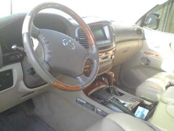 2004 LX470