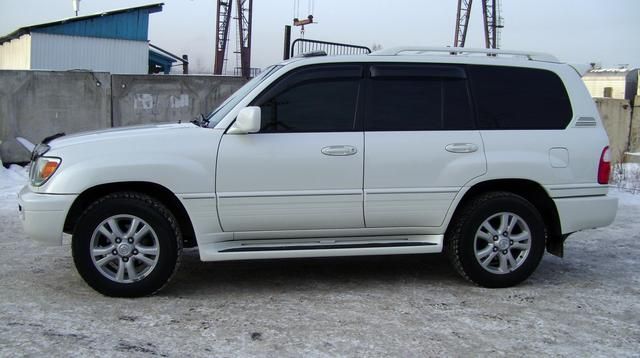 2004 Lexus LX470