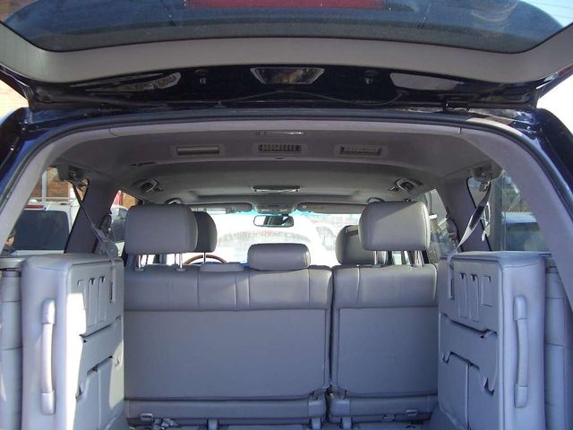 2004 Lexus LX470